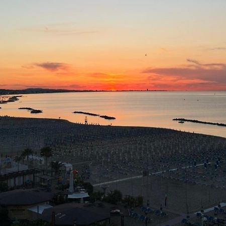 Hotel Bellevue Cattolica Kültér fotó