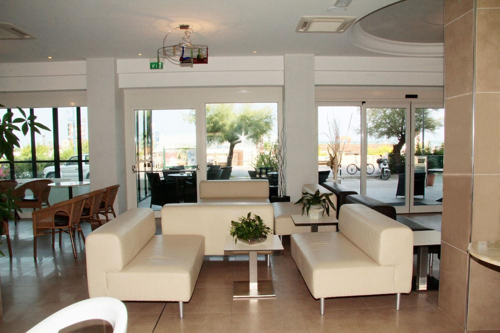 Hotel Bellevue Cattolica Kültér fotó