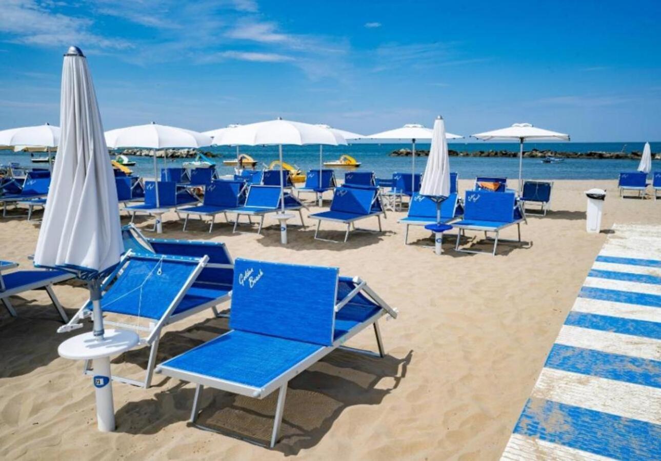 Hotel Bellevue Cattolica Kültér fotó