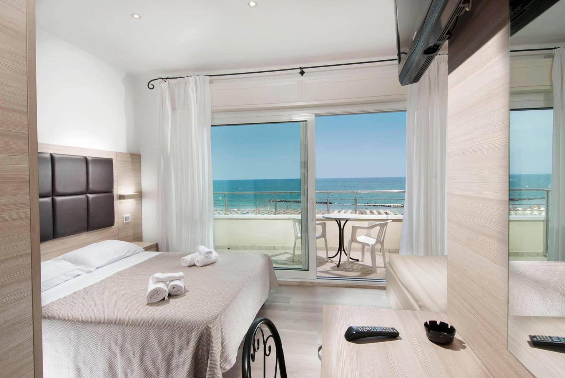 Hotel Bellevue Cattolica Kültér fotó