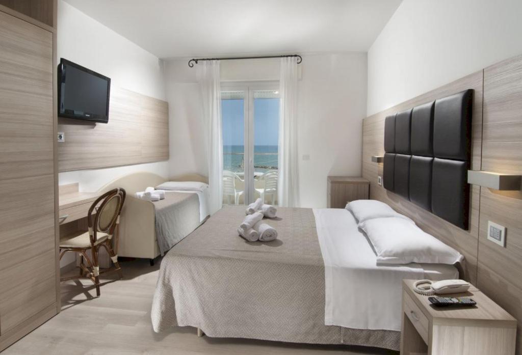 Hotel Bellevue Cattolica Kültér fotó