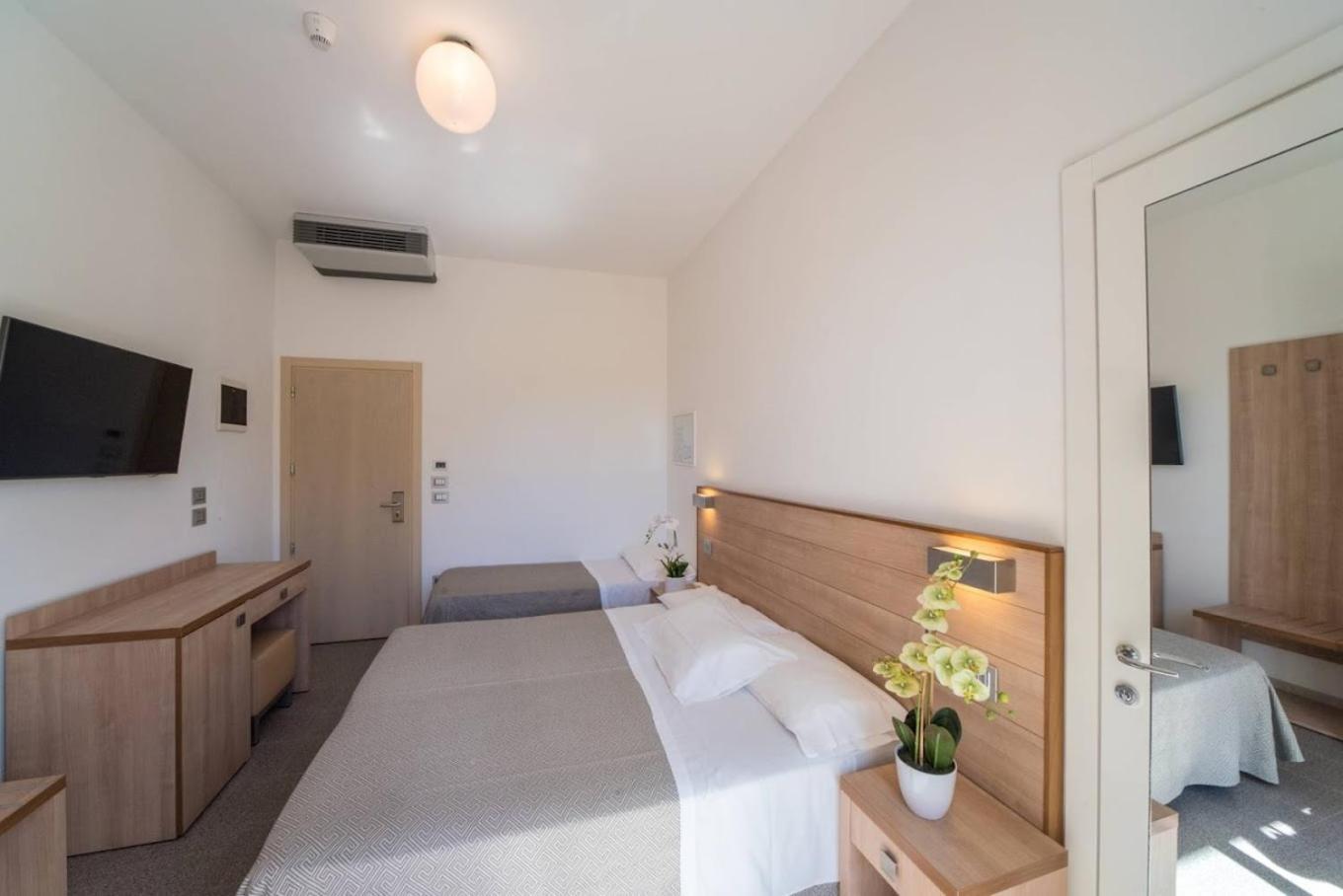 Hotel Bellevue Cattolica Kültér fotó