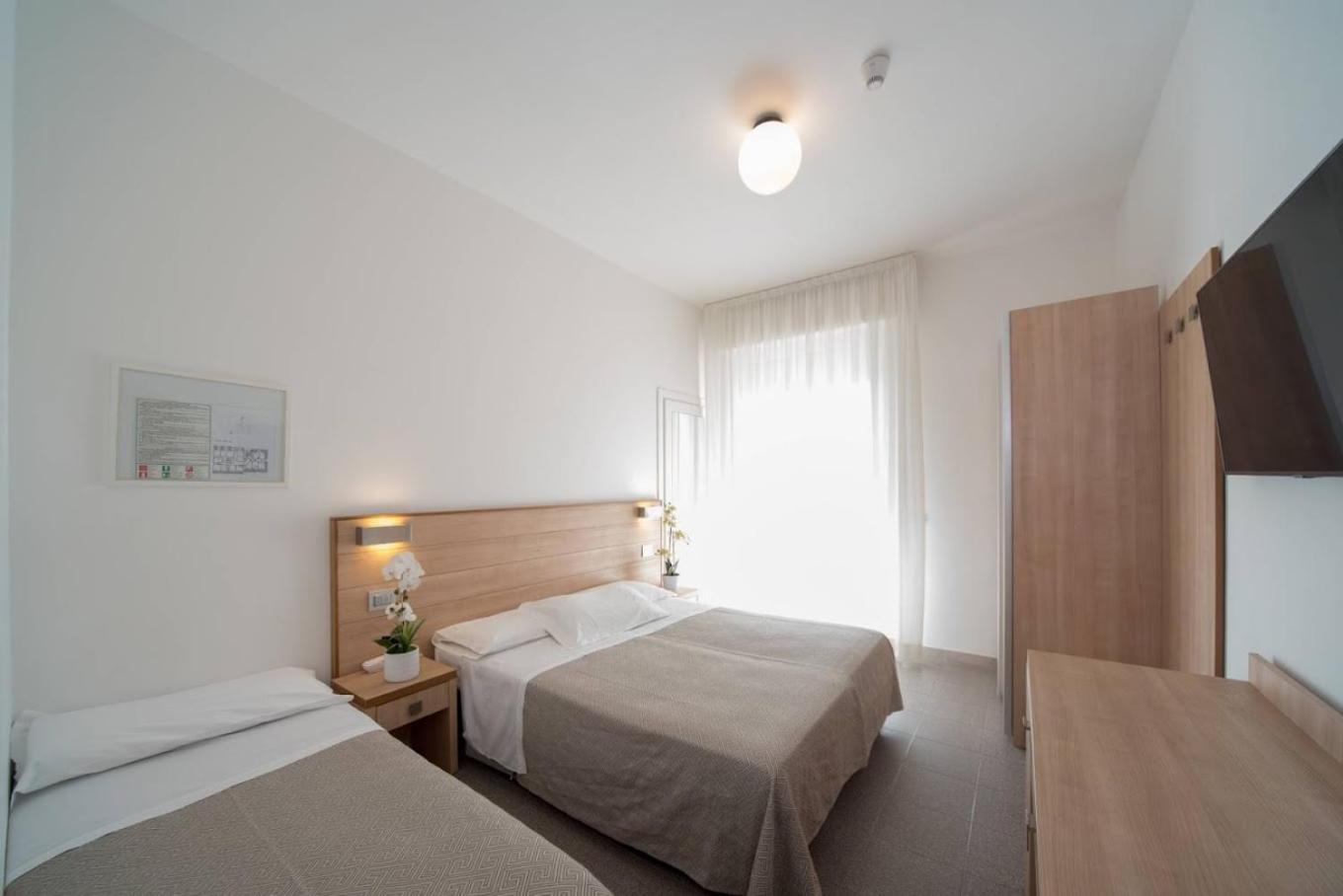 Hotel Bellevue Cattolica Kültér fotó
