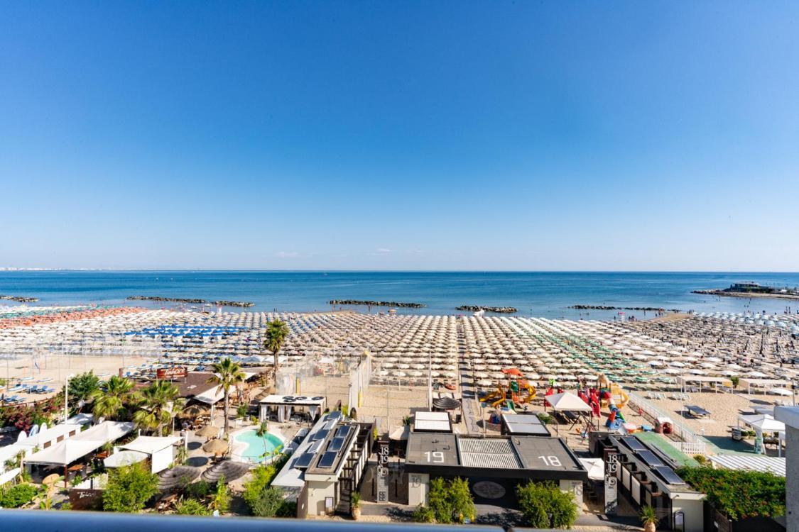 Hotel Bellevue Cattolica Kültér fotó