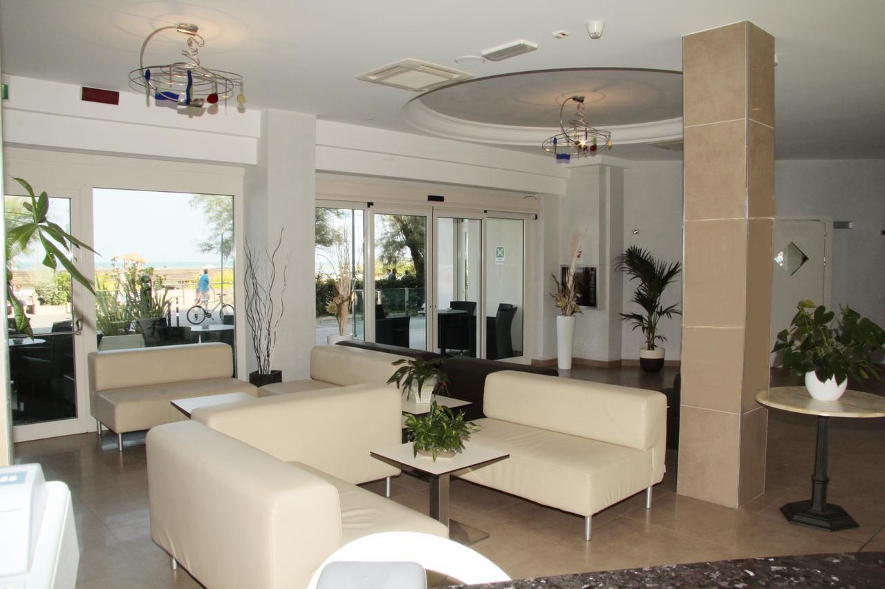 Hotel Bellevue Cattolica Kültér fotó