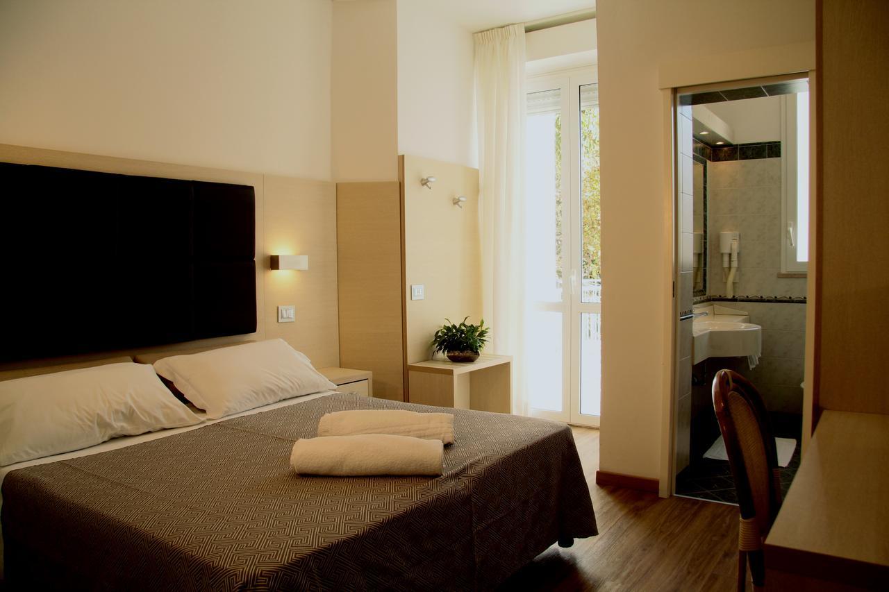Hotel Bellevue Cattolica Kültér fotó