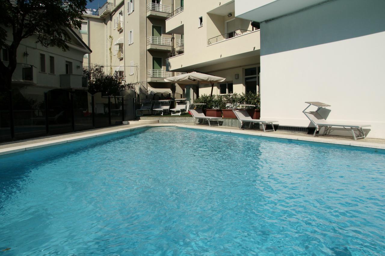 Hotel Bellevue Cattolica Kültér fotó